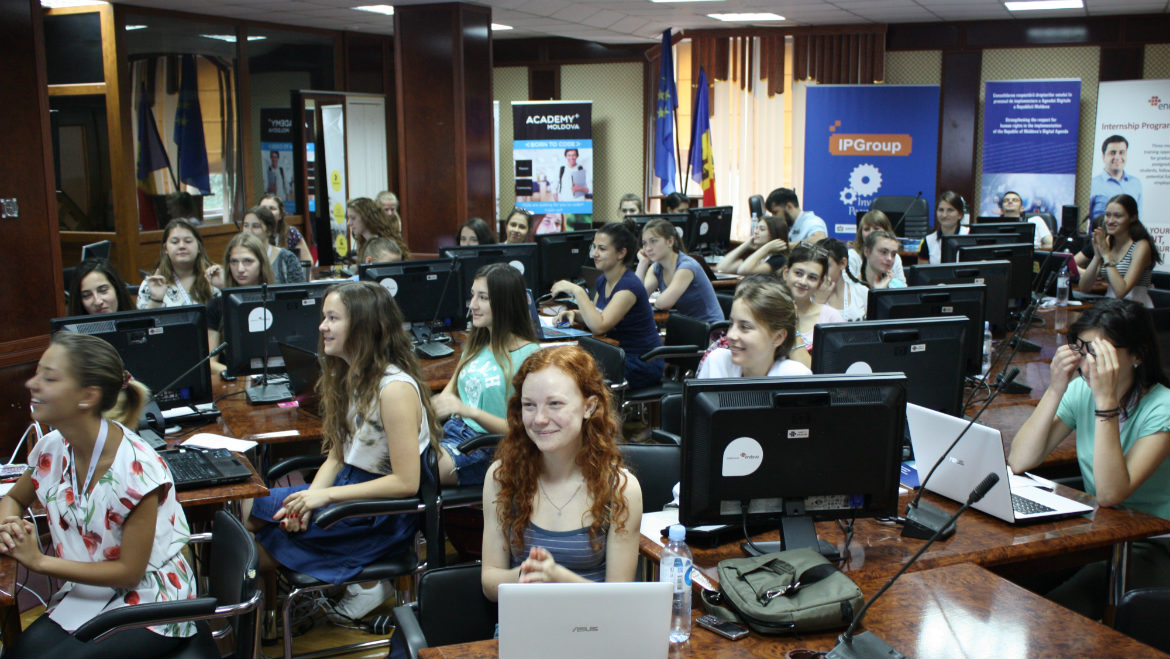 GirlsGoIT summer camp in Moldova on human rights on the Internet