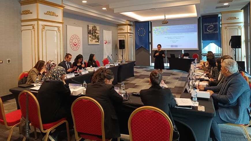 Türk yetkililer, mülteci ve göçmen çocuklarının korunması için koordinasyonu artırıyor