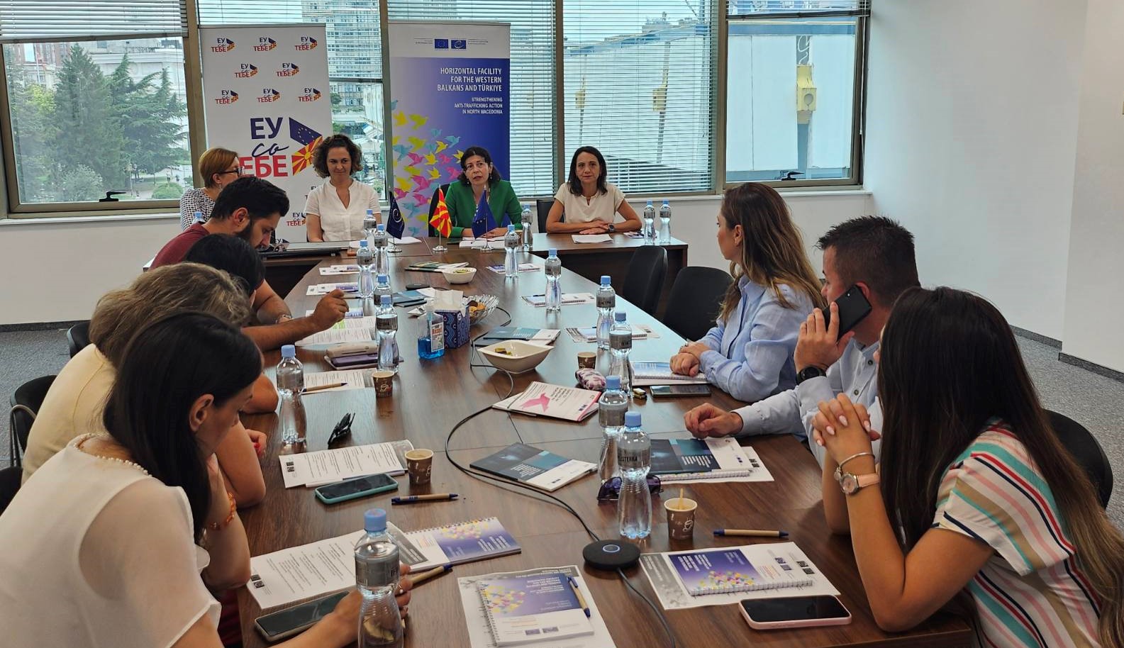 Партнерите и корисниците во борбата против трговија со луѓе ја потврдуваат нивната соработка за унапредување на борбата против трговијата со луѓе во Северна Македонија