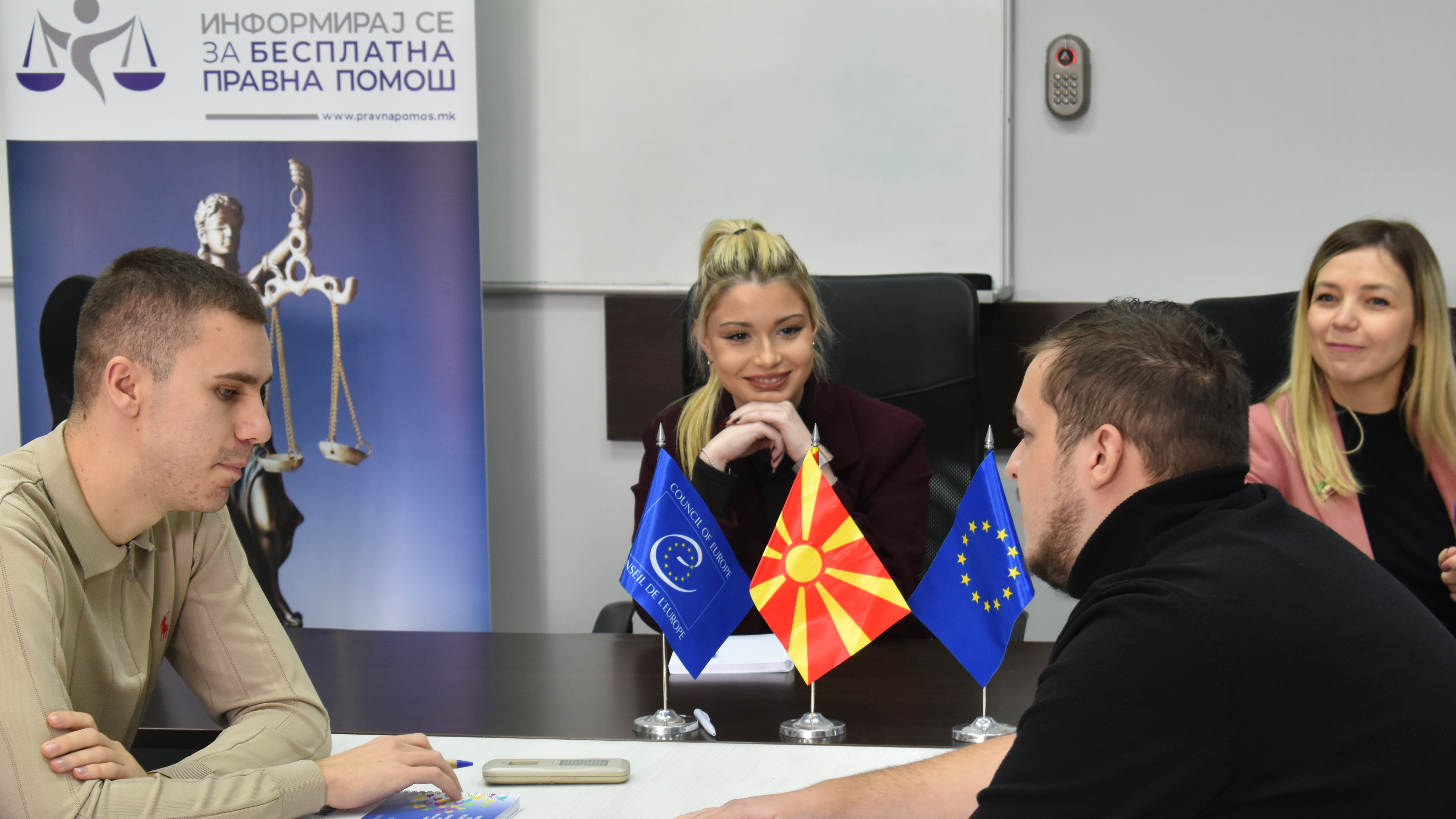 Студенти по право од правните клиники во Северна Македонија учат како да даваат бесплатна правна помош