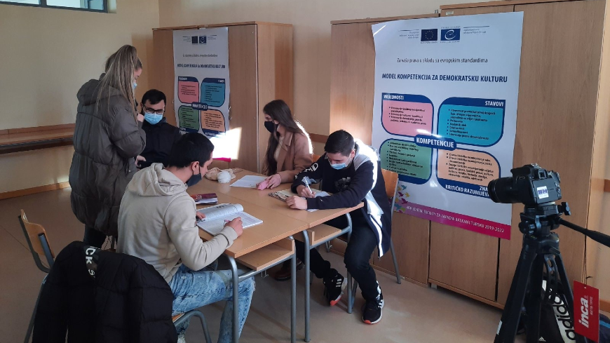 Schools in Bosnia and Herzegovina celebrate Human Rights and Democracy month in newly equipped “digital democratic classrooms”