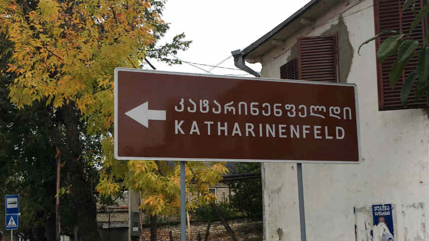 New touristic signpost and road signs installed in historic German settlements