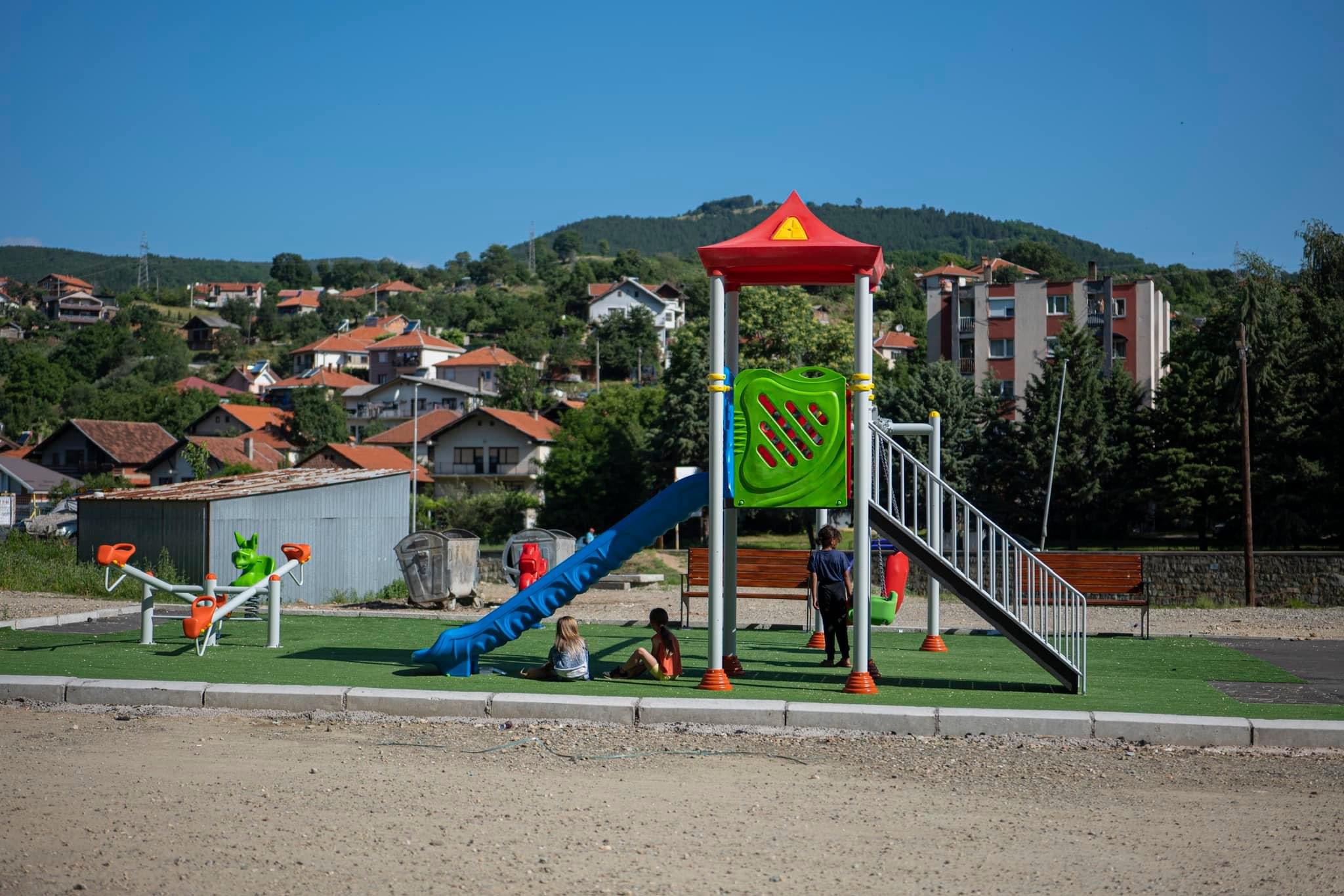ROMACTED II small grants scheme supports the installation of a new children’s playground in Kriva Palanka